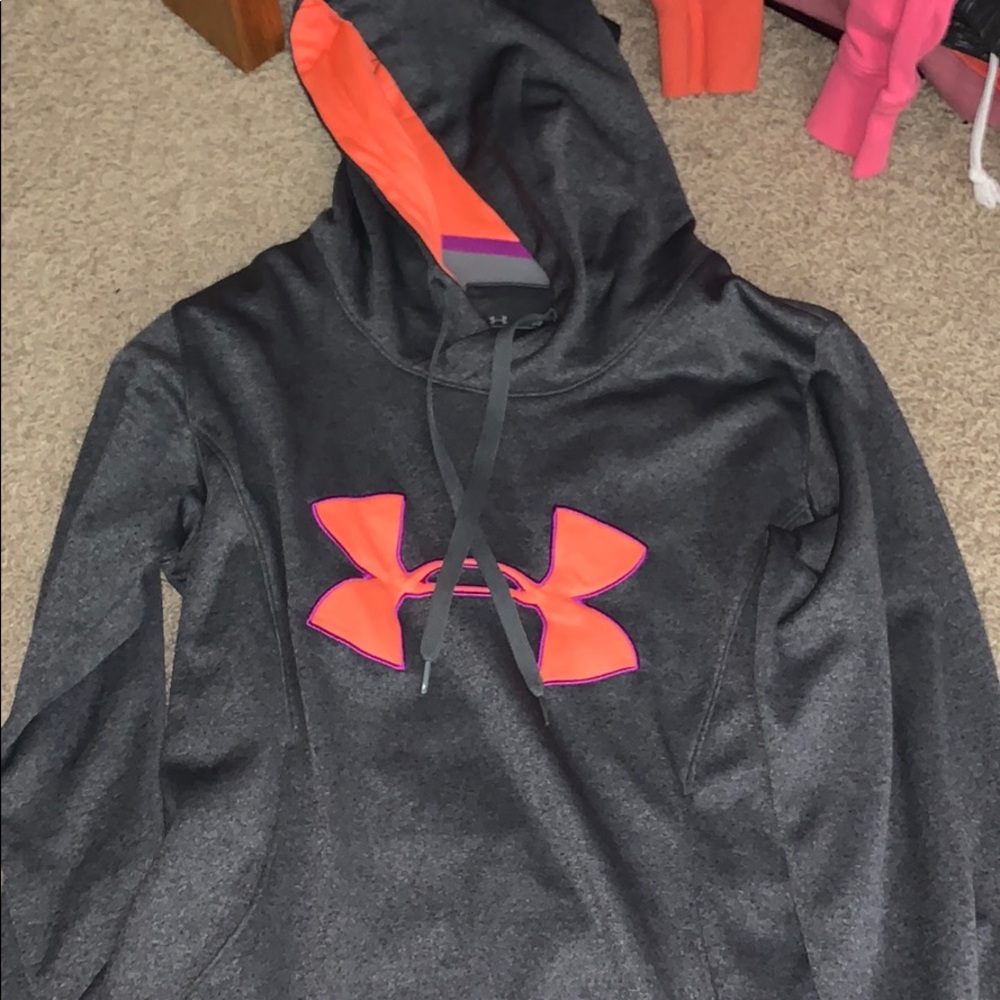 UNDER ARMOUR SWEATSHIRT